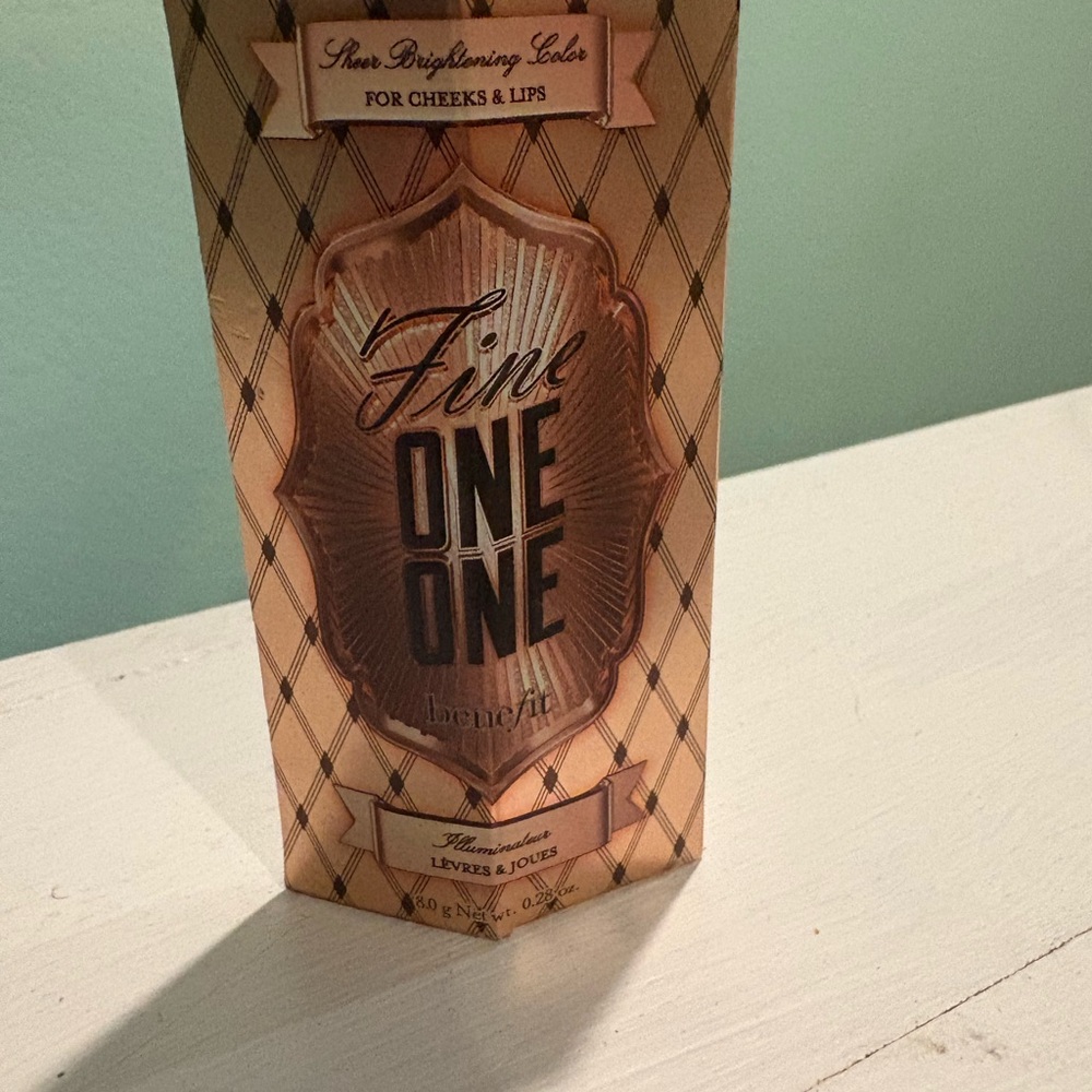 Benefit Fine One One Sheer Brightening Color